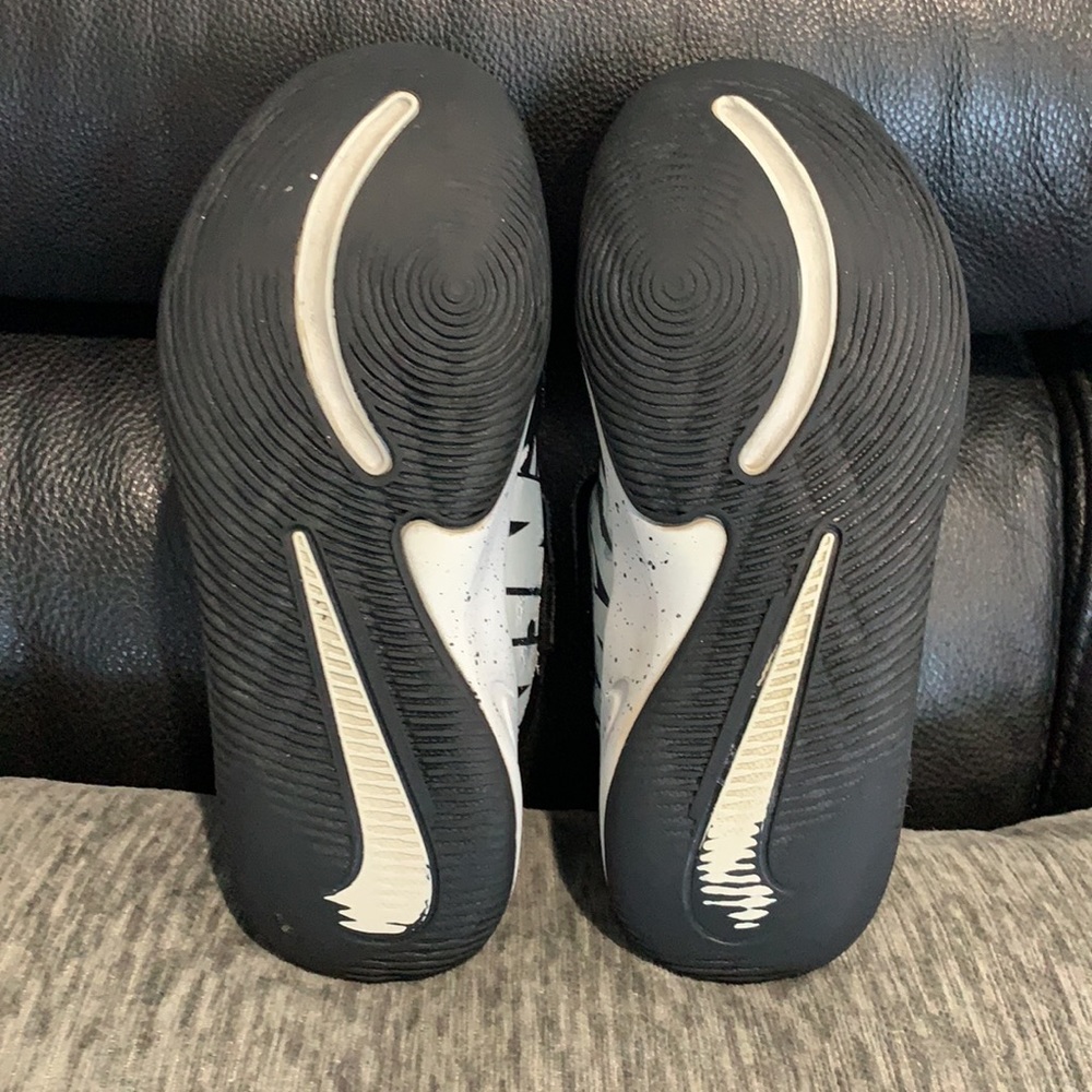 ⚪️⚫️TEAM HUSTLE NIKE⚫️⚪️ - Picture 4 of 7